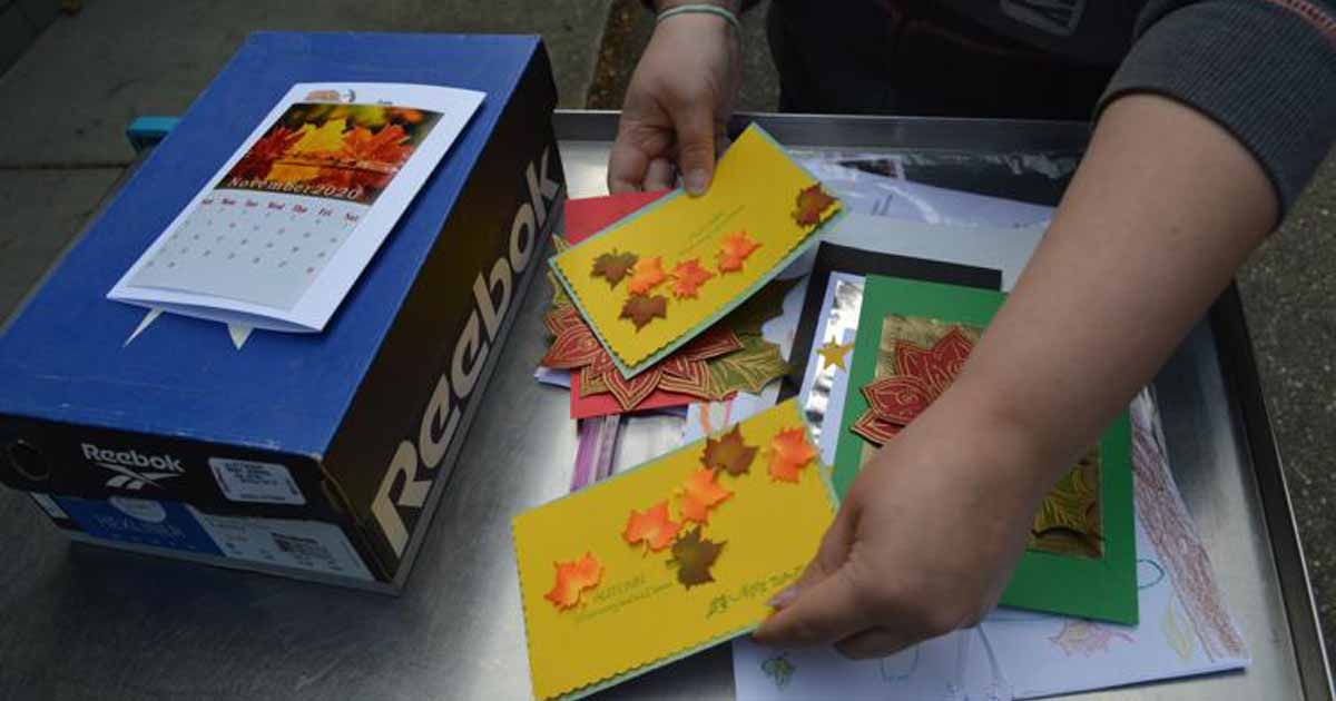 greeting cards made by local kids for seniors